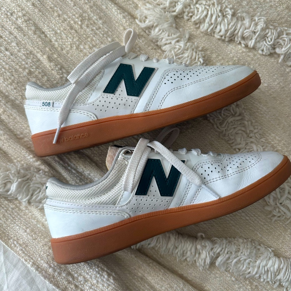 New Balance NM508